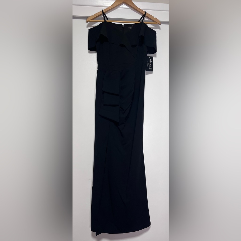 Alexa B Nites Women’s Black Long Formal Dress – Size 4 – New with Tags